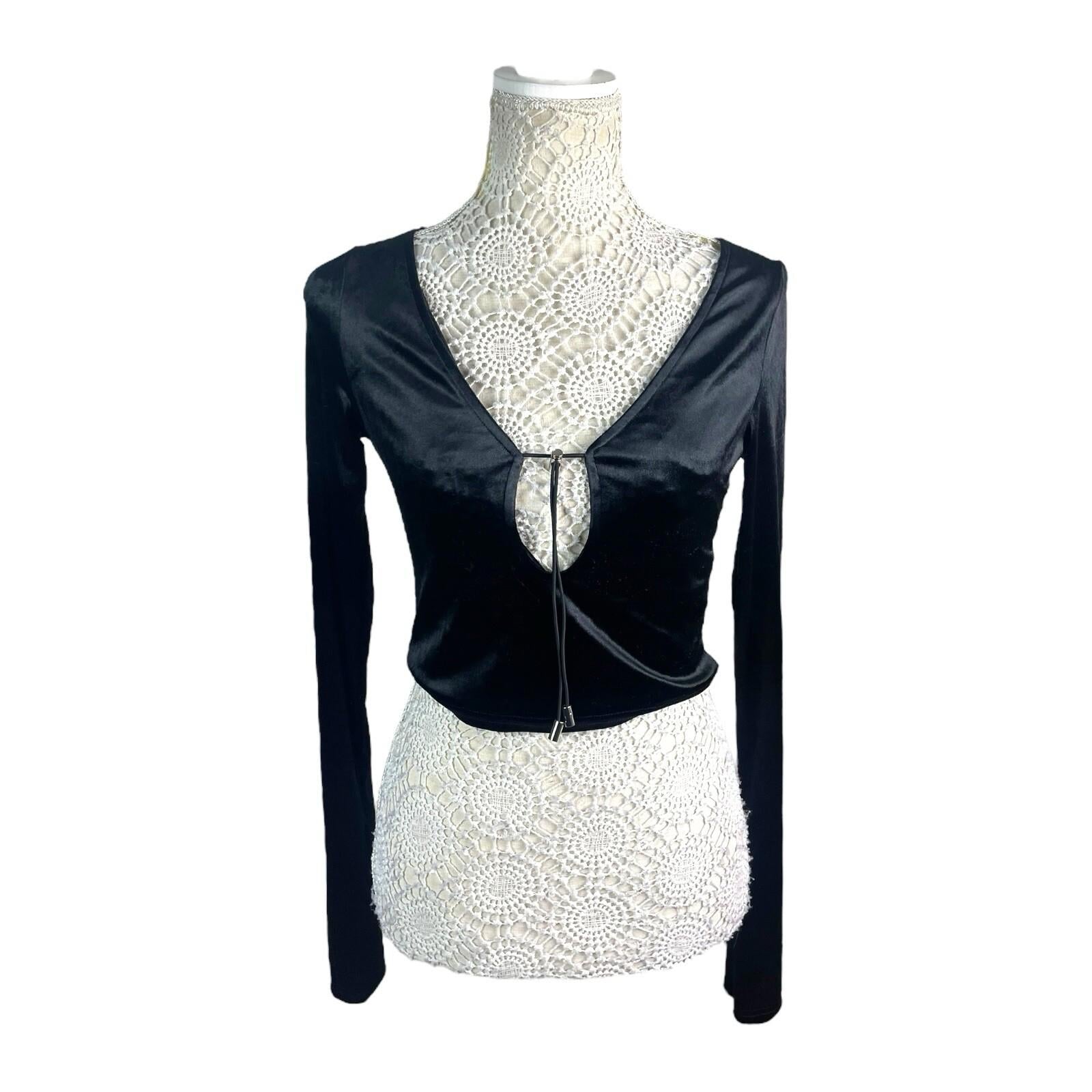 Pretty Little Thing Black Velour Crop Top Long Sleeves Women’s UK Size 8