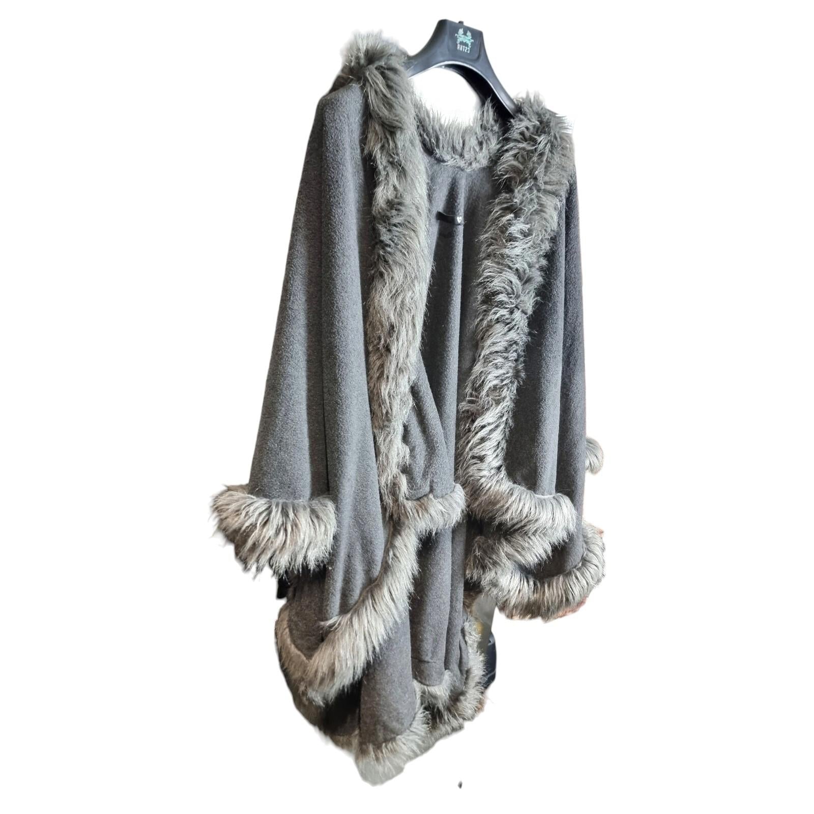 Very Fur Fleece Wrap Shawl Open Shoulder Coat Women's One Size UK 8 - 14 Grey
