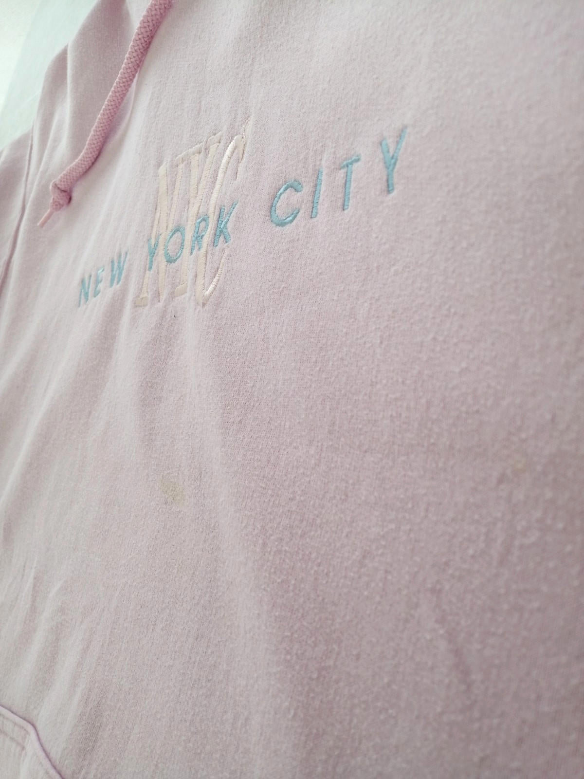 New York City Embroidered Hoodie Men's Size M Pink Jersey Hooded Pockets Sports