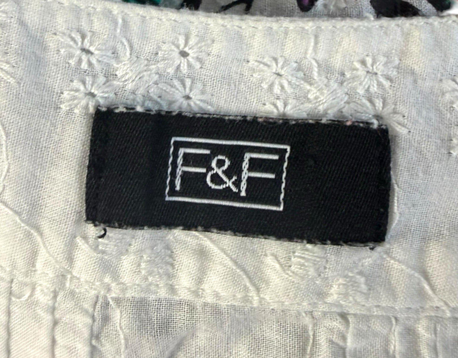 F&F Floral Blouse Women’s UK Size M Button Up White Embroidered Sleeveless