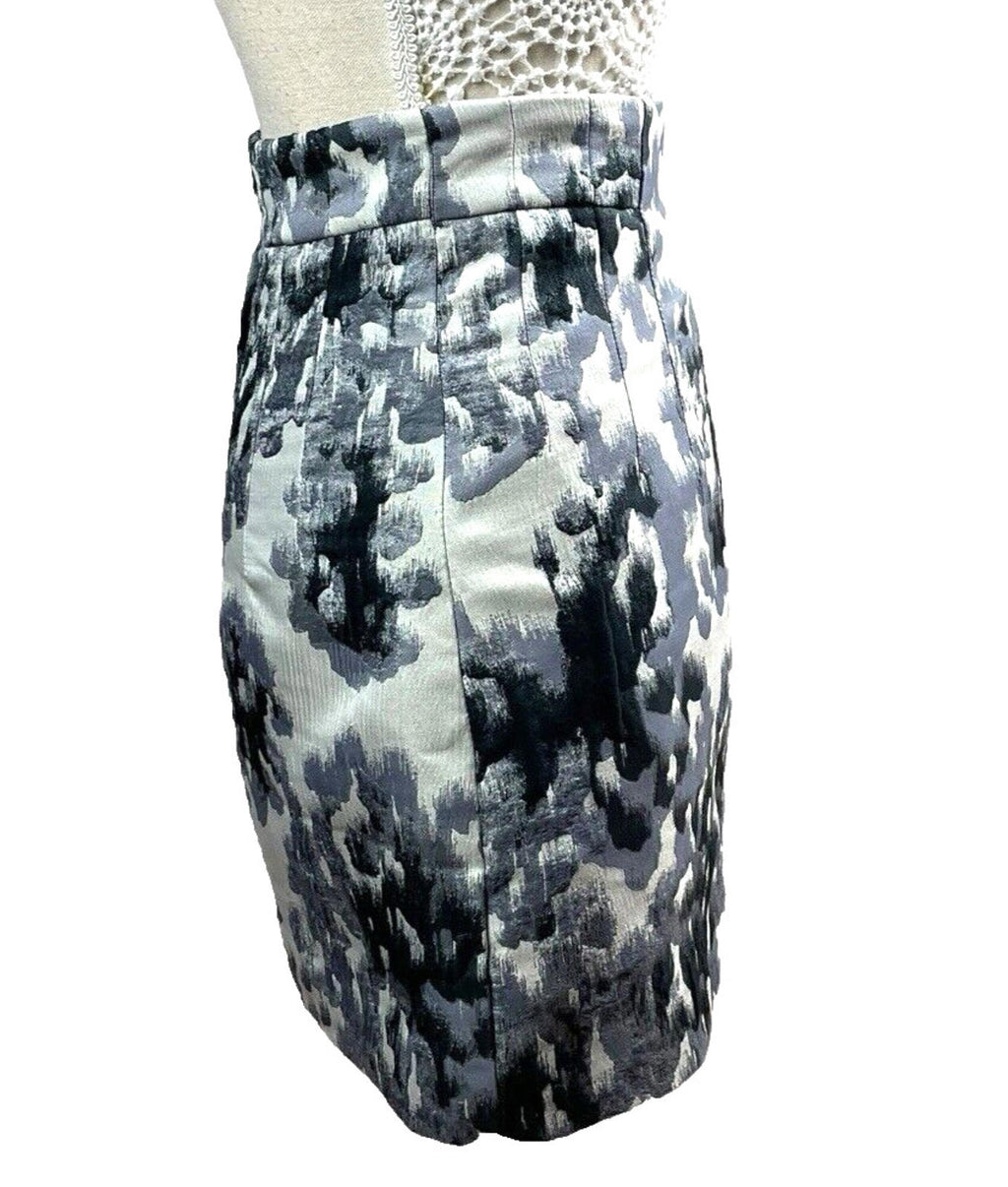H&M Abstract Print Skirt Women’s UK Size 8 White High Waist Textured Zip Lined