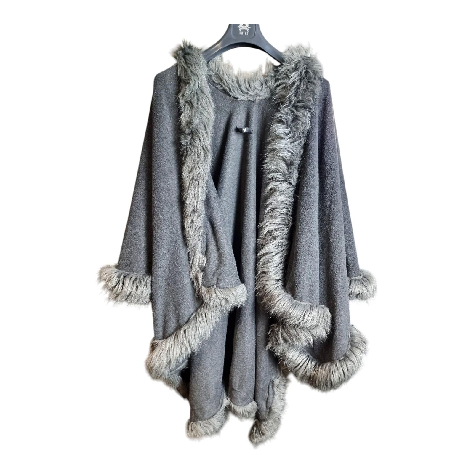 Very Fur Fleece Wrap Shawl Open Shoulder Coat Women's One Size UK 8 - 14 Grey