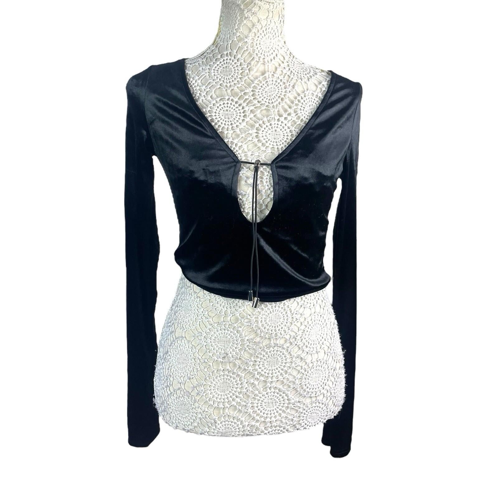 Pretty Little Thing Black Velour Crop Top Long Sleeves Women’s UK Size 8