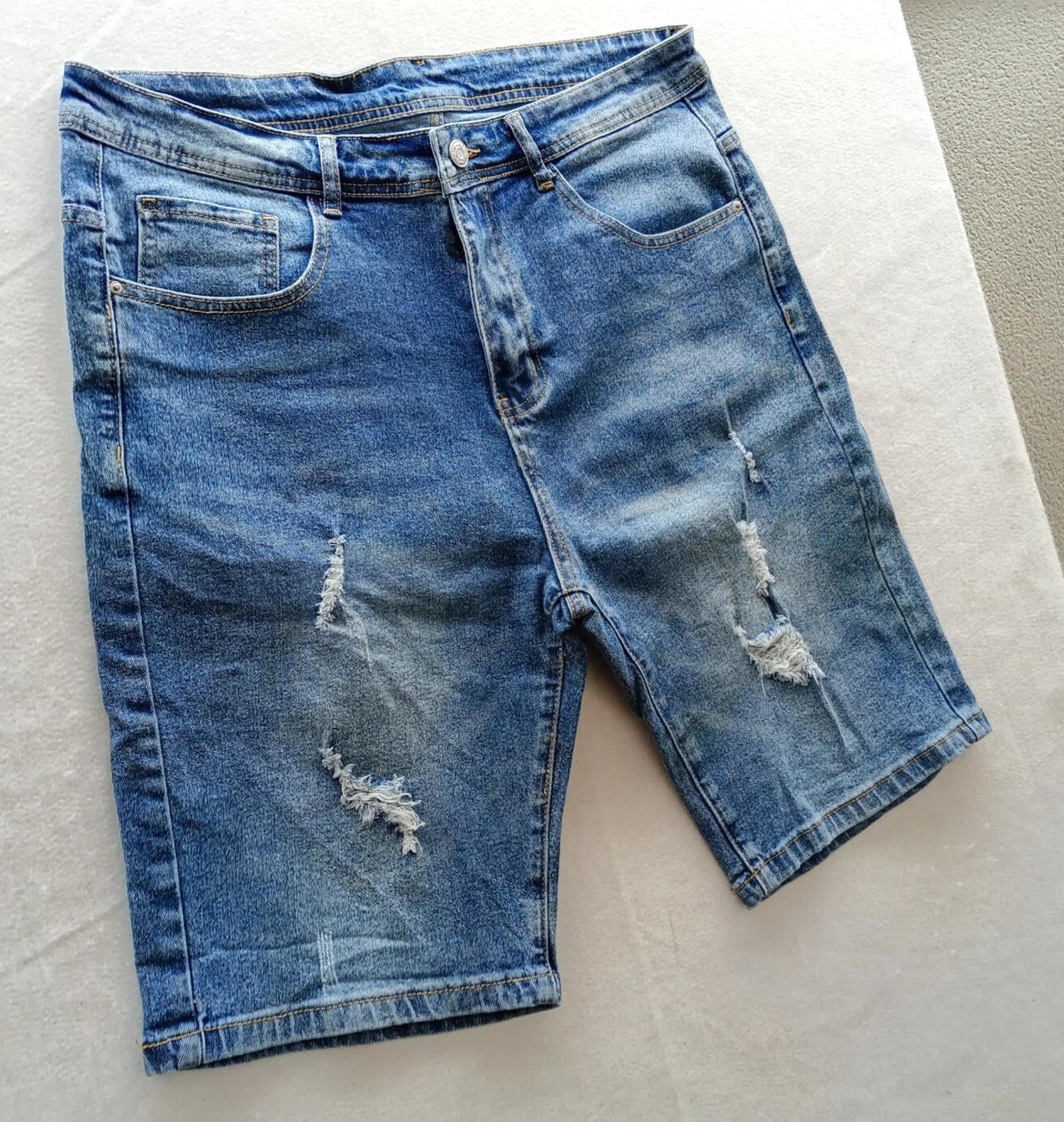 Shein Shorts Men's Size Large Blue Denim Cotton Rich 5 Pocket Design Distressed