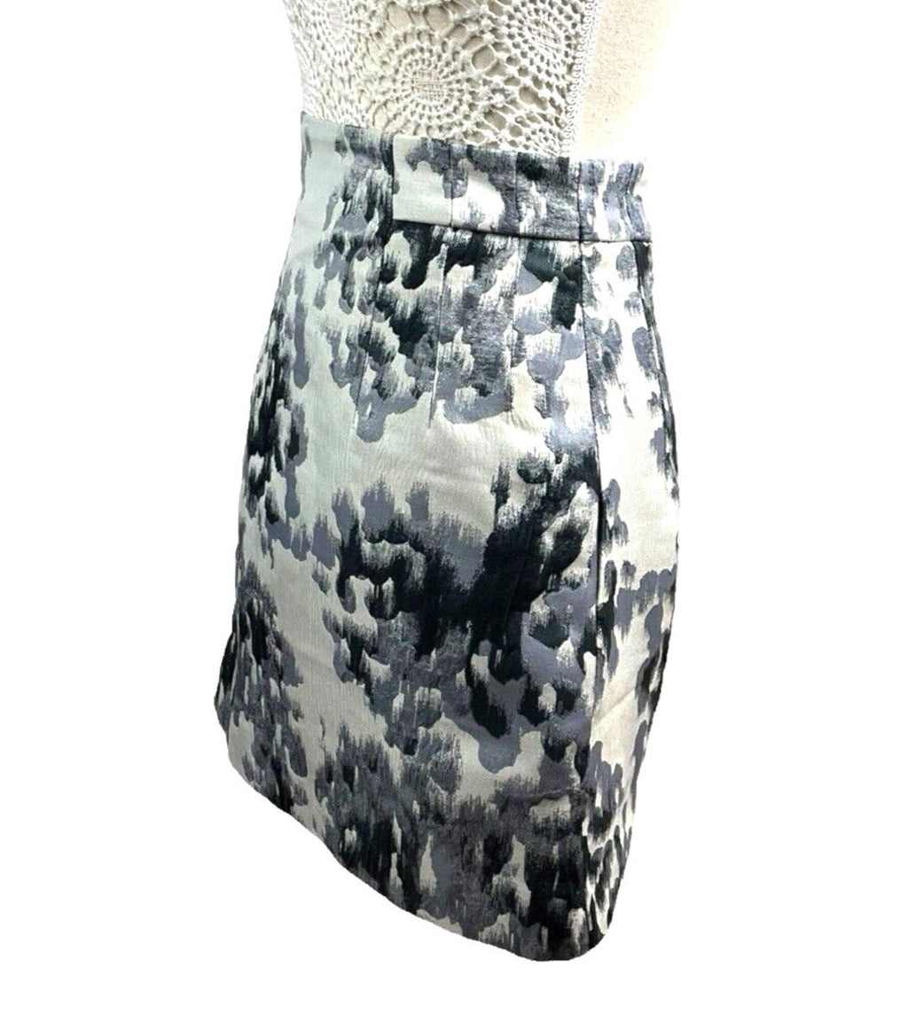 H&M Abstract Print Skirt Women’s UK Size 8 White High Waist Textured Zip Lined