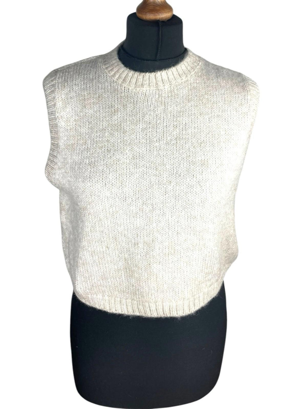 Bershka Beige Knit Vest Jumper Cropped Sleeveless Women’s UK Size M