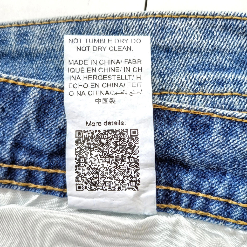 Shein Shorts Men's Size Large Blue Denim Cotton Rich 5 Pocket Design Distressed