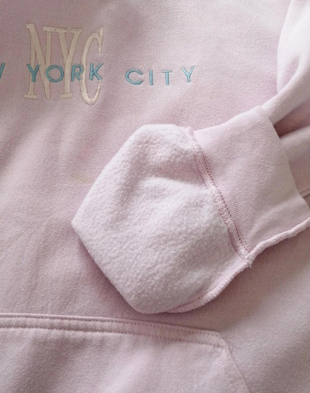 New York City Embroidered Hoodie Men's Size M Pink Jersey Hooded Pockets Sports