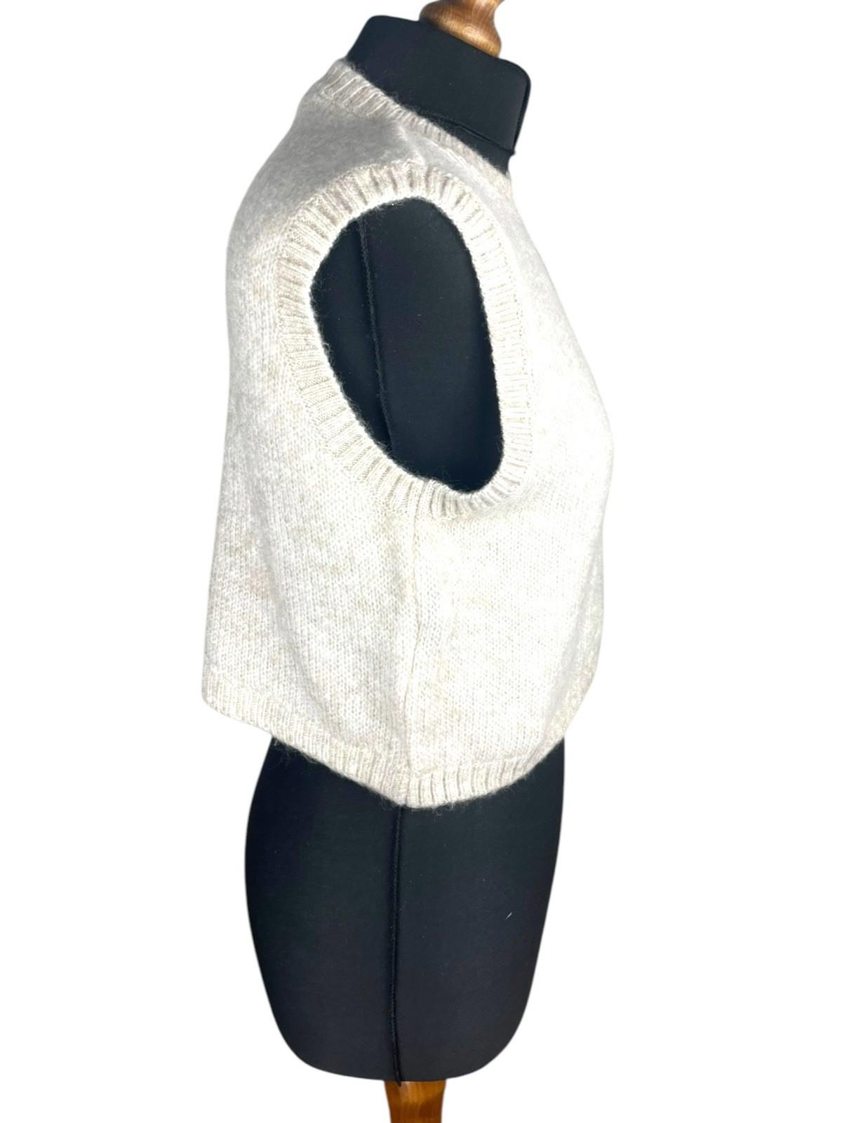 Bershka Beige Knit Vest Jumper Cropped Sleeveless Women’s UK Size M