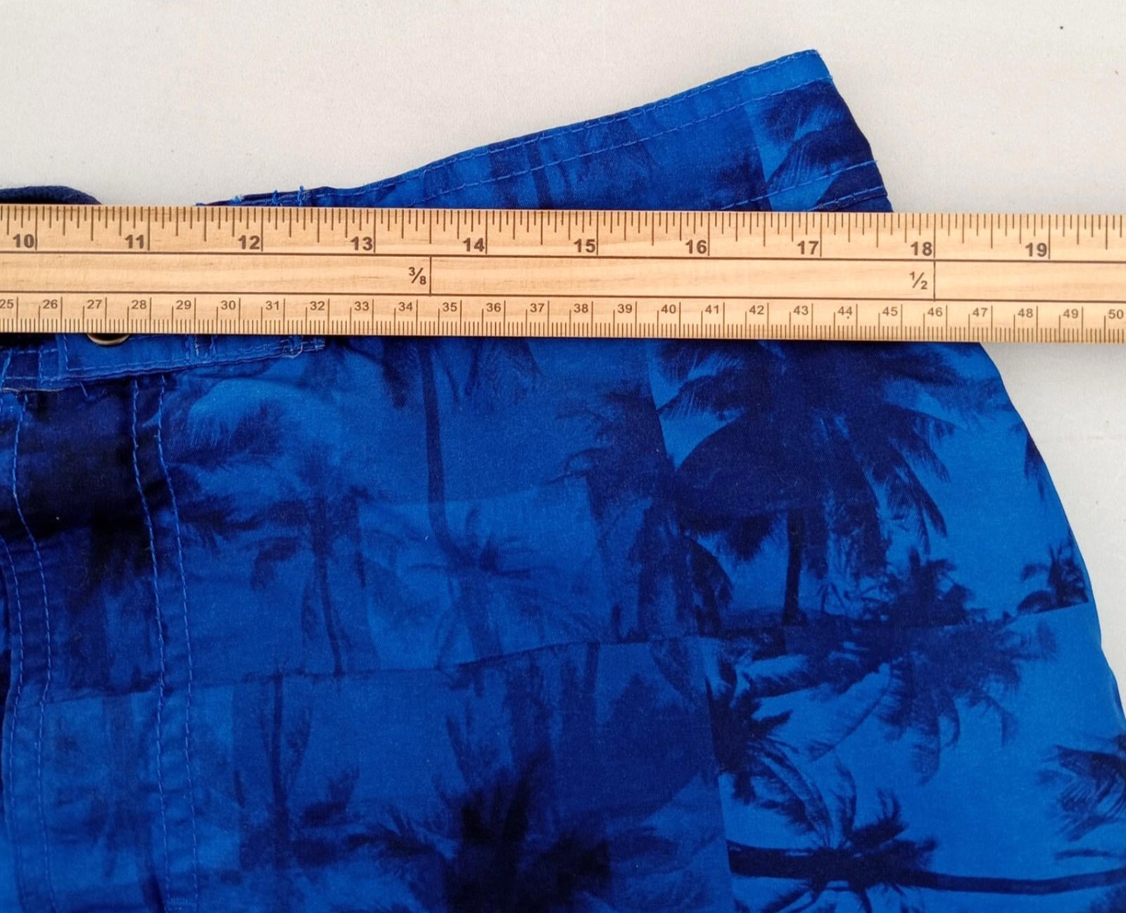 Palm Tree Swim Shorts Men's UK Size L Blue Pockets Drawstring Hawaiian Print