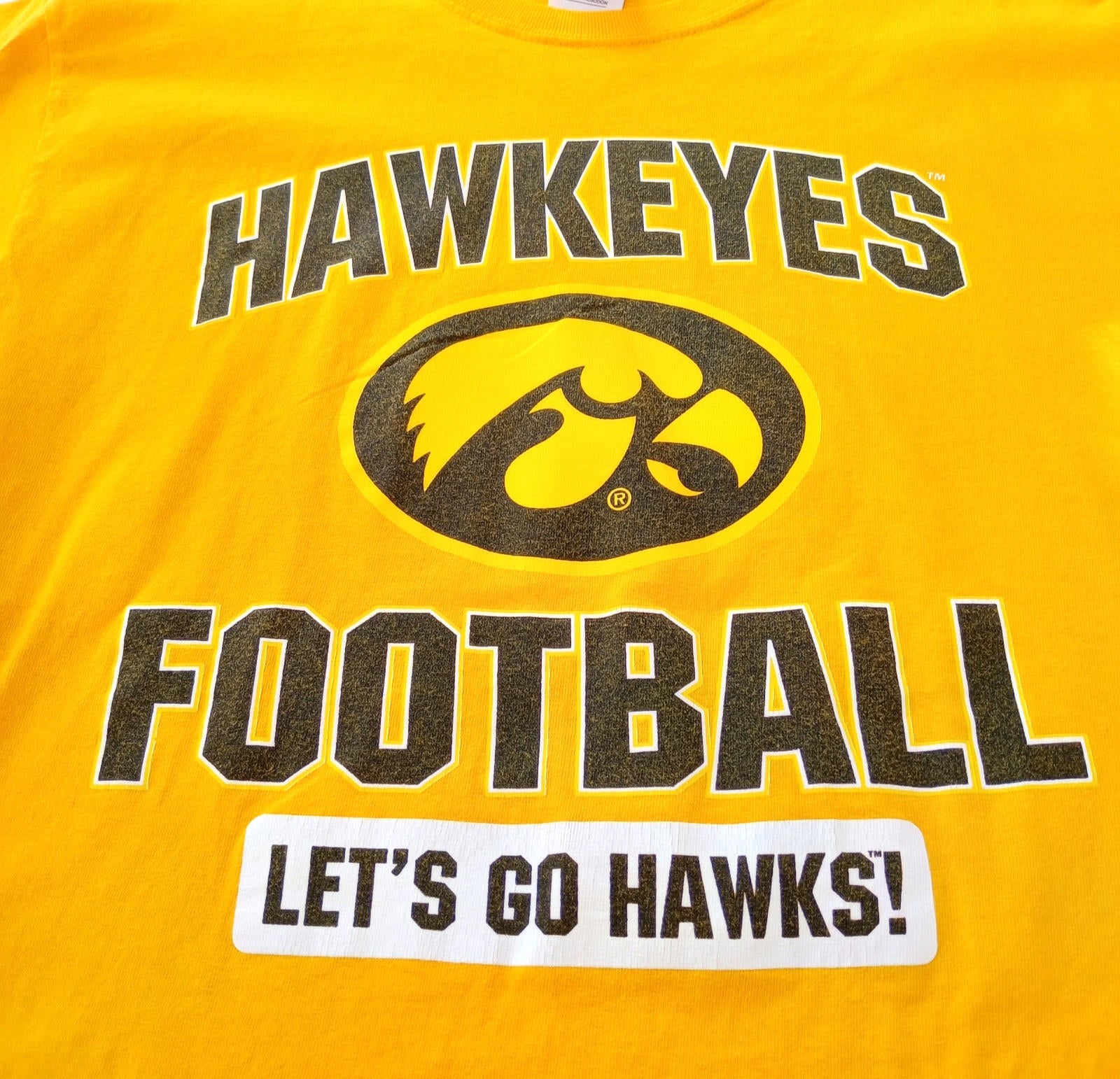 Hawkeyes Football Graphic Print T-Shirt Men's UK Size S Yellow 100% Cotton