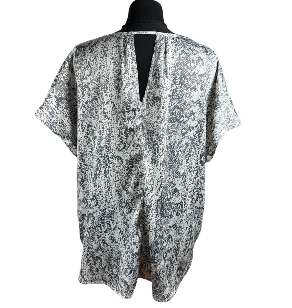 Avon Satin Blouse Top Women’s UK Size 18/20 Vneck Animal Print Silver