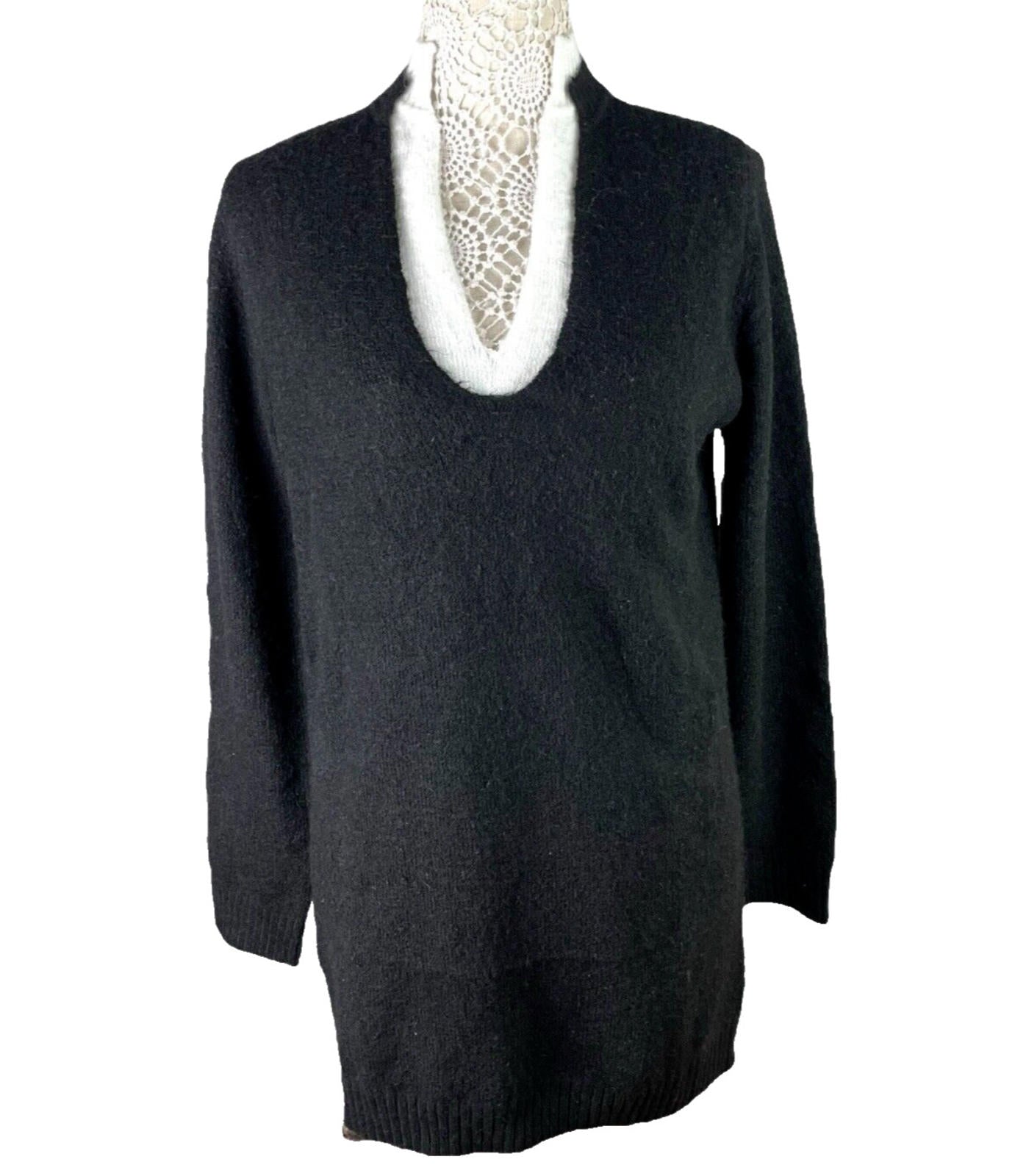 Jumper Dress Women's UK Size 8 Black Soft Touch Knit White Collar Relaxed Mini