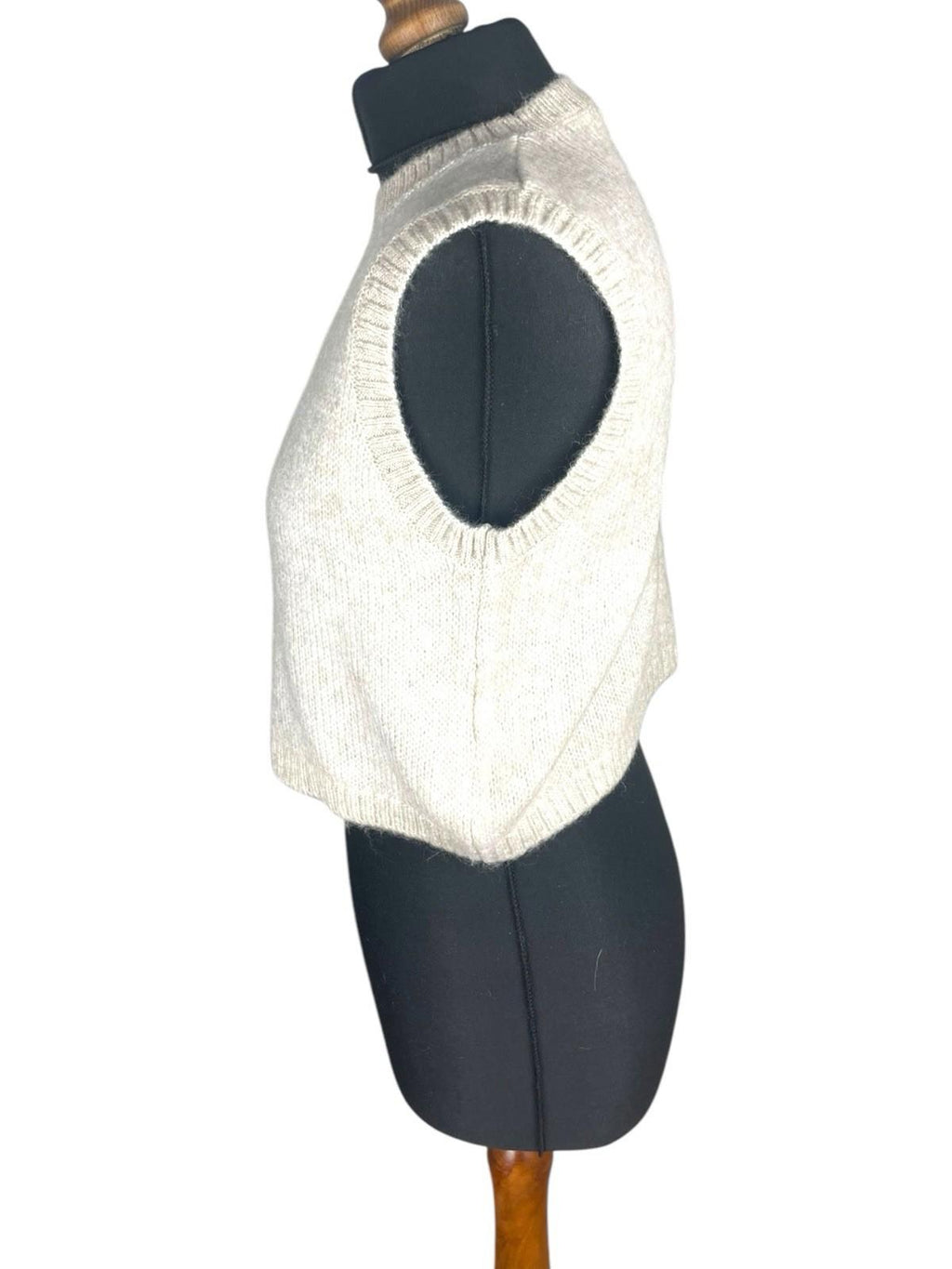 Bershka Beige Knit Vest Jumper Cropped Sleeveless Women’s UK Size M