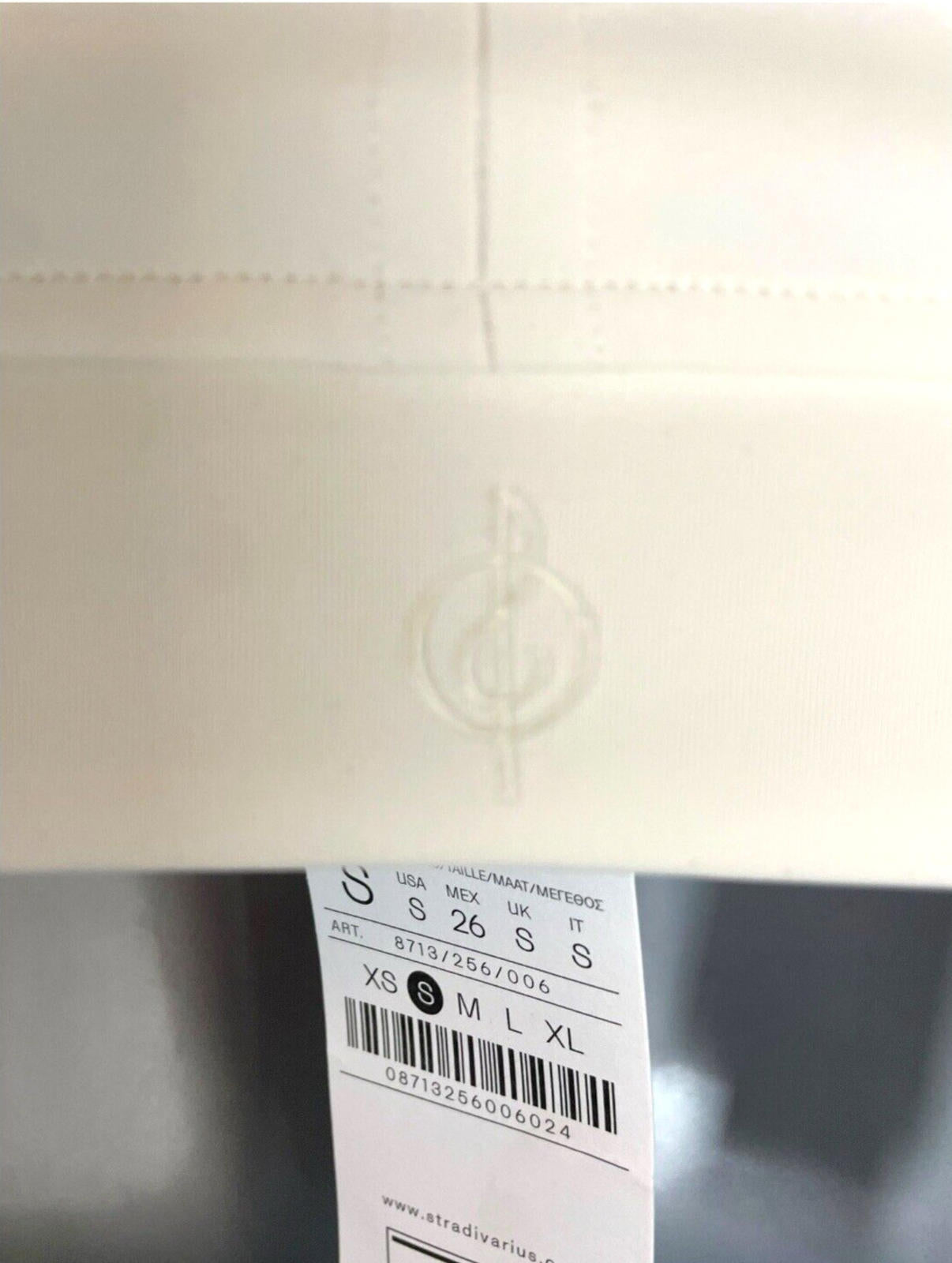 Stradivarius Ivory Lycra Activewear Croptop Padded Women’s UK Size S