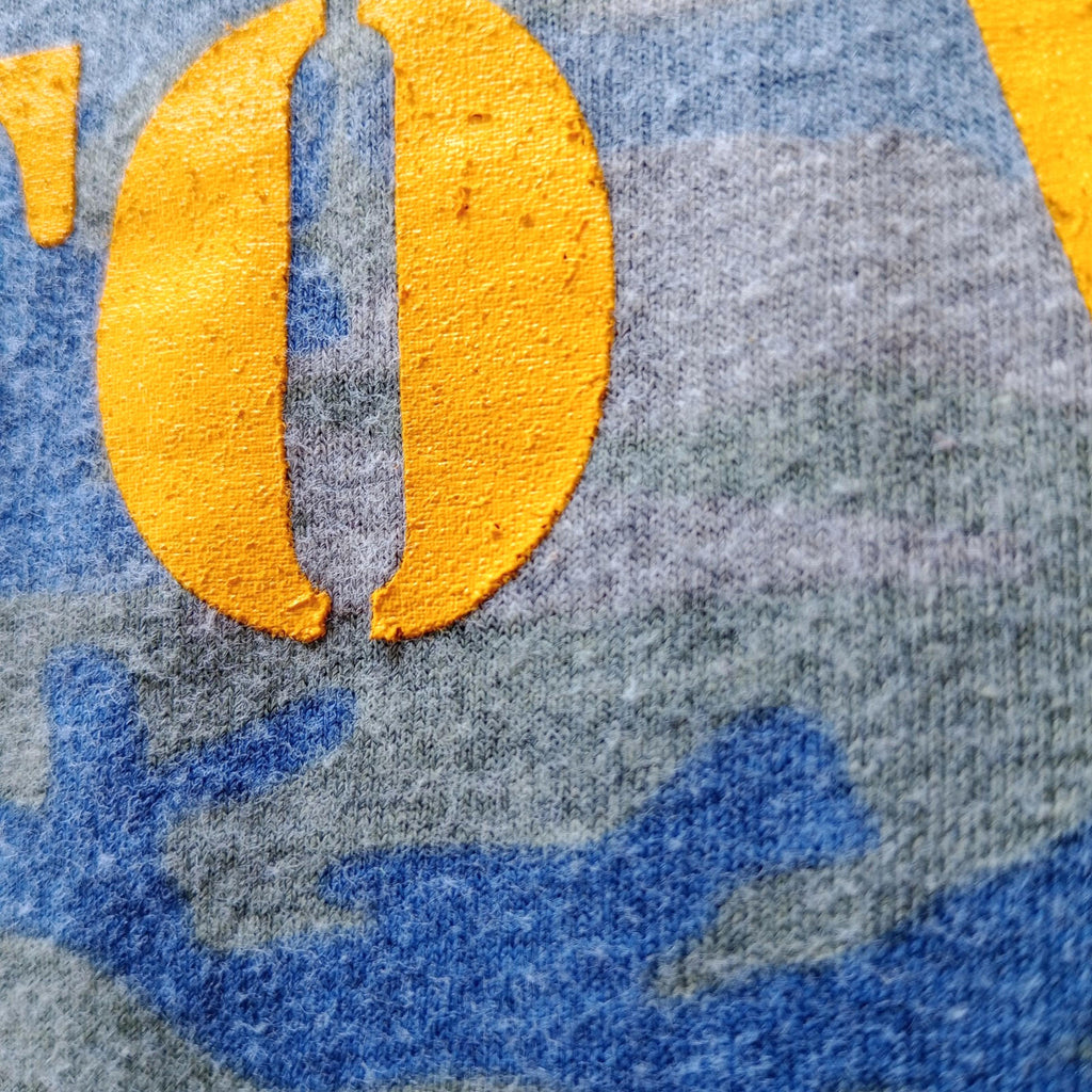RAMS Volleyball Graphic Print T-Shirt Men's UK Size M Grey Crew Neck Cammo