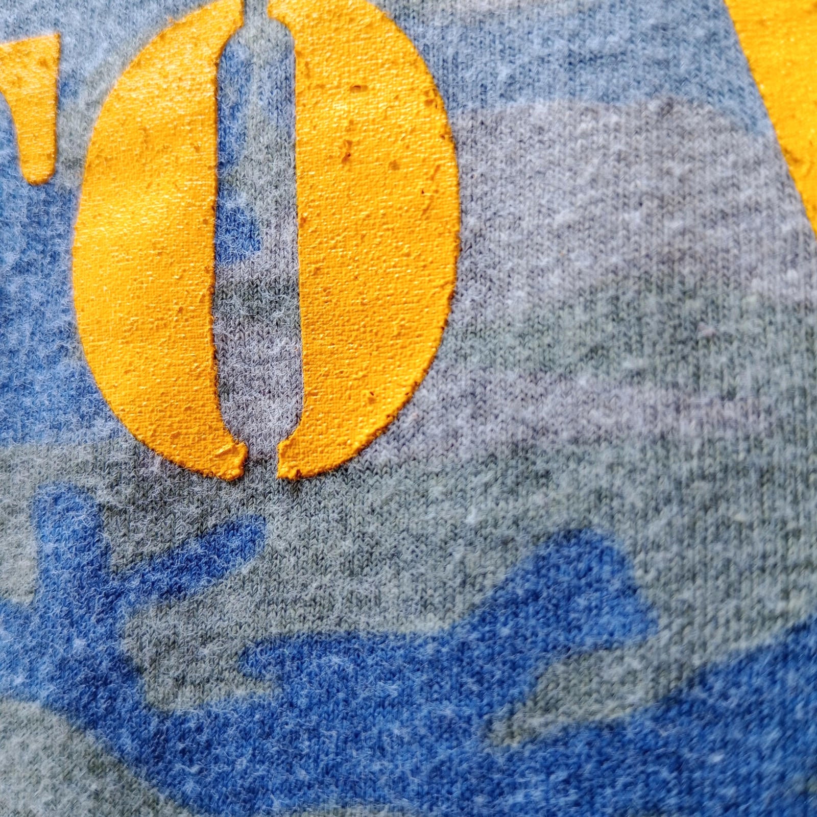 RAMS Volleyball Graphic Print T-Shirt Men's UK Size M Grey Crew Neck Cammo
