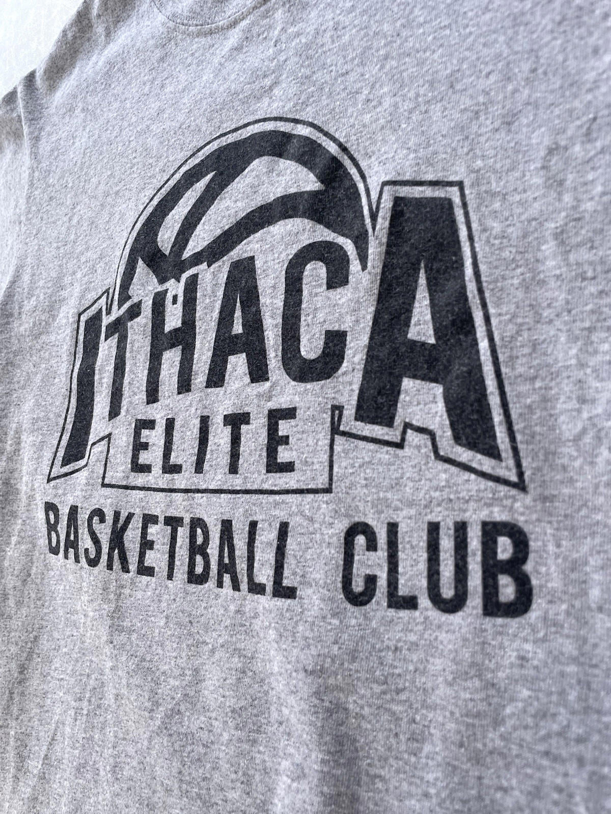 Ithaca Elite Basketball Club T-Shirt Men's Size S Grey Crew Neck Graphic Print
