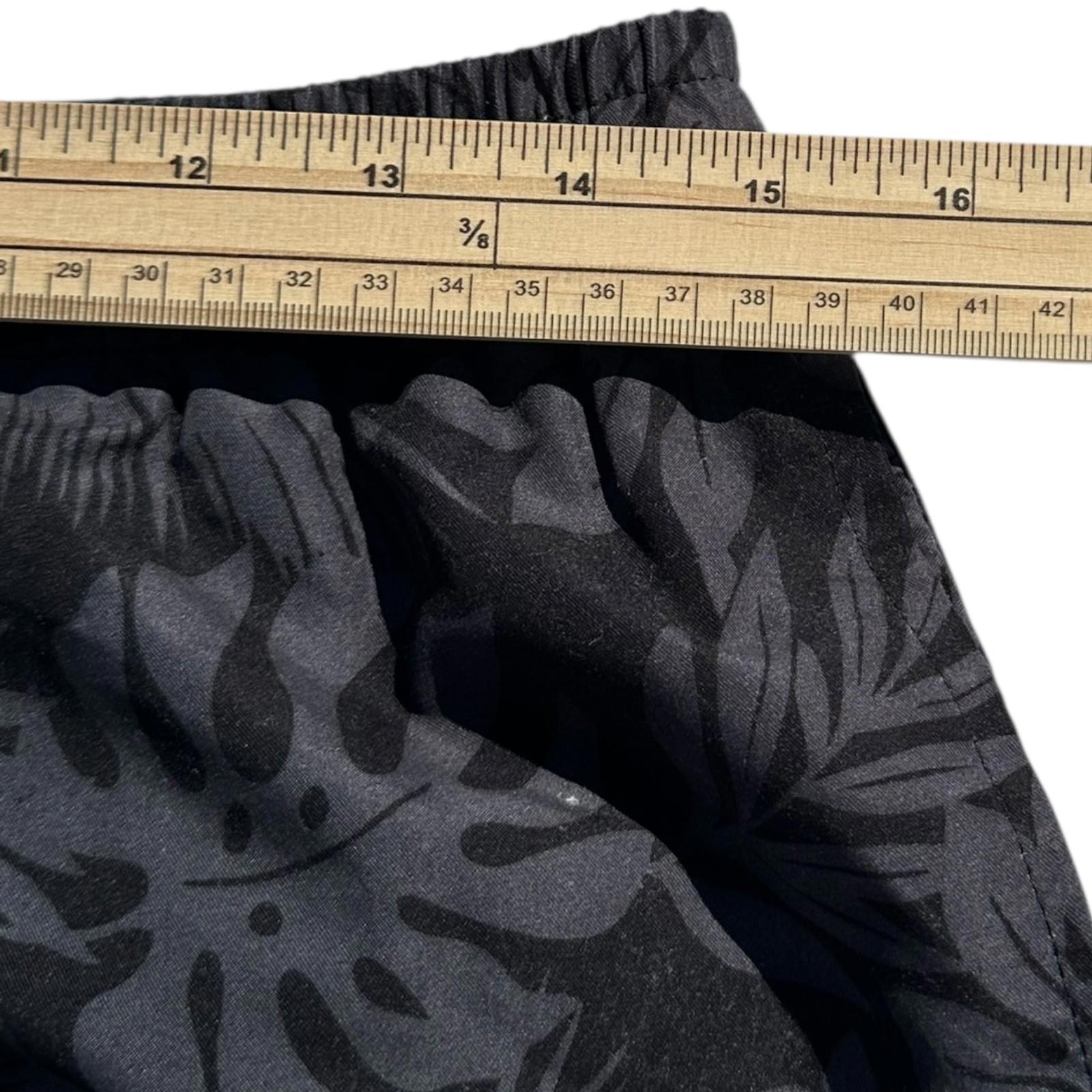 F&F Shorts Men's UK Size S Black Floral Graphic Print Swimming Pool Beach Summer