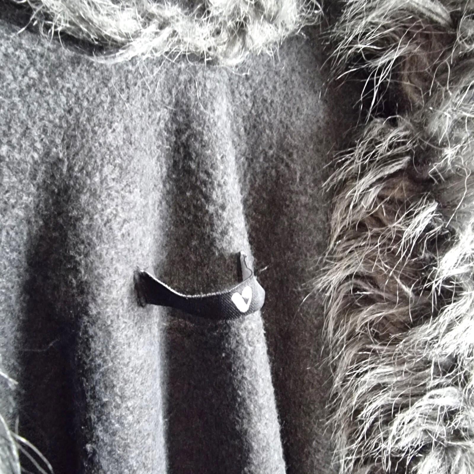 Very Fur Fleece Wrap Shawl Open Shoulder Coat Women's One Size UK 8 - 14 Grey