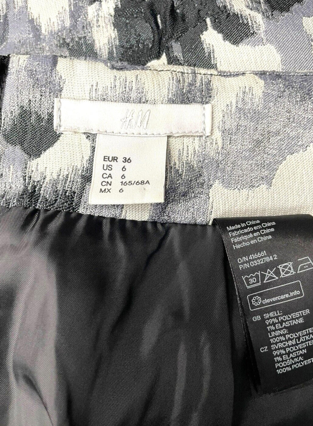 H&M Abstract Print Skirt Women’s UK Size 8 White High Waist Textured Zip Lined