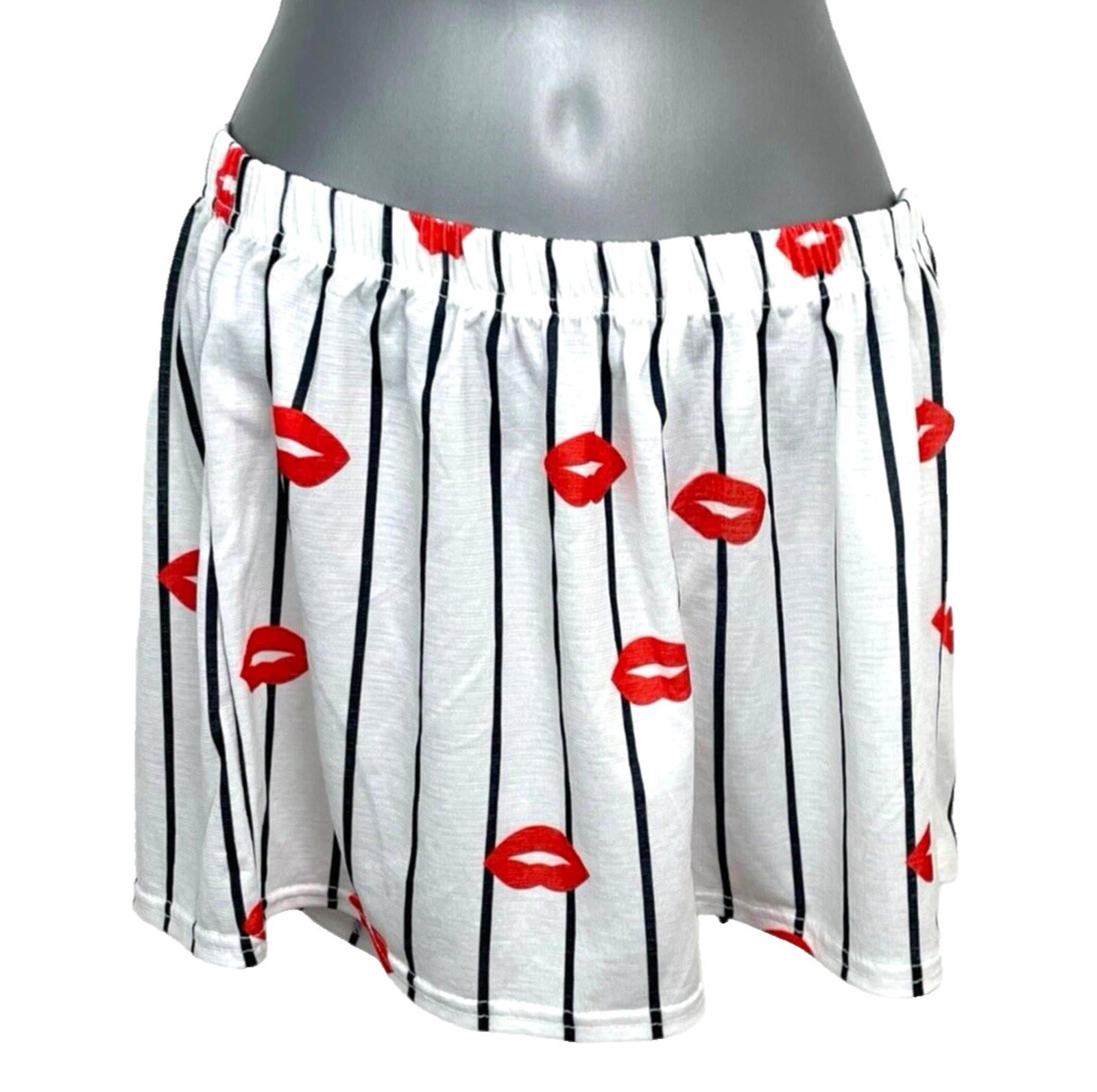PLT Pajama Shorts Women’s UK Size 8 White Striped & Lip Print Elasticated Waist
