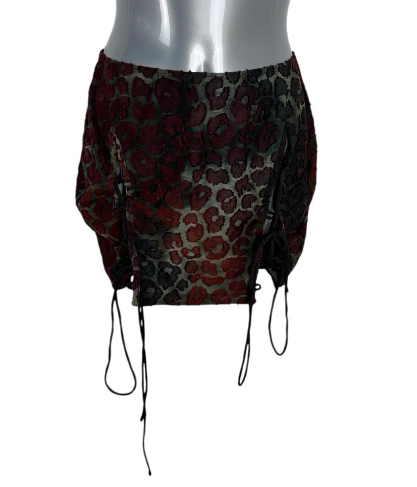Pretty Little Thing Textured Mini Skirt Black Red Animal Print Women’s UK Size 8